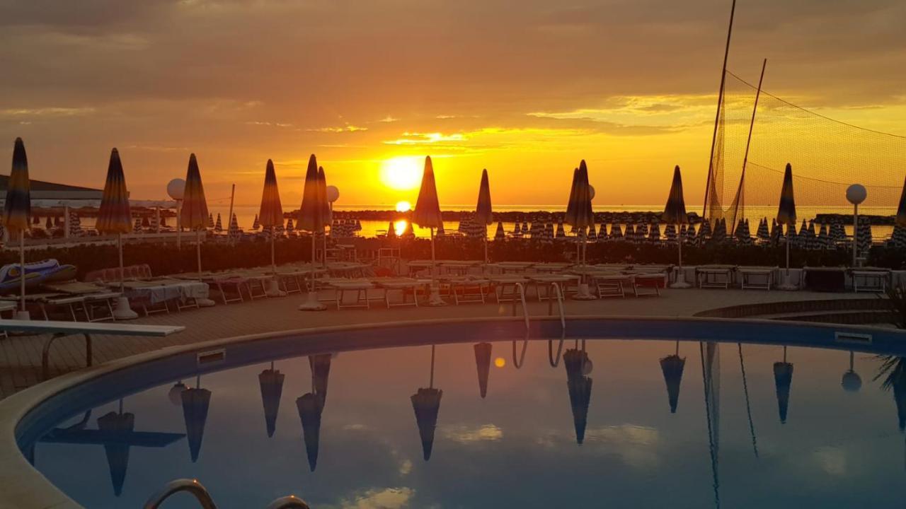 Hotel Marco Лидо-ди-Савио Экстерьер фото